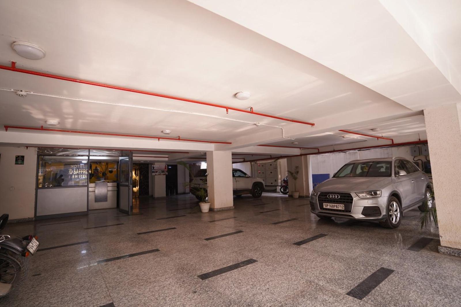 Hotel Leo Saffron - Pitampura Delhi  Exterior photo